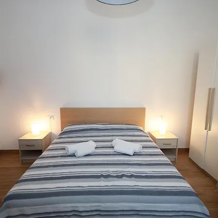 Holiday home Golden Avola